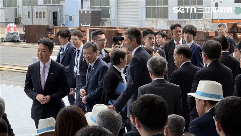 高鐵新車出廠日本19家主流媒體大陣仗報導