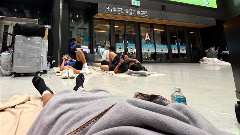 熊本災區汽油不足　災民睡車上熱到難入眠