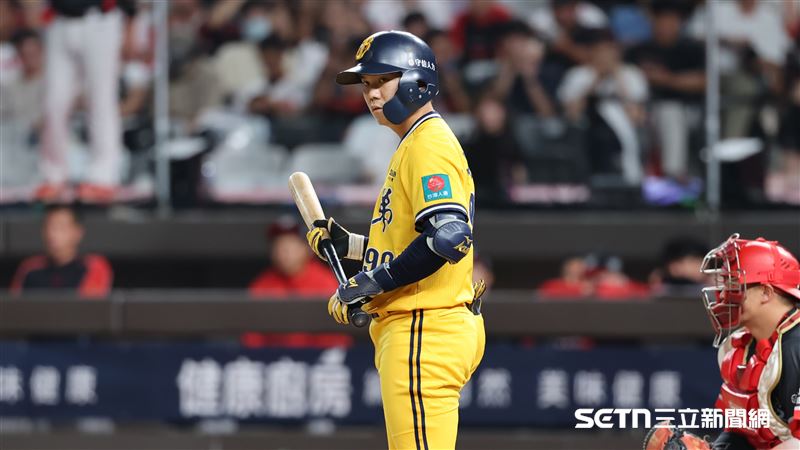 中職37年例行賽,中信兄弟游擊手江坤宇。(圖/記者劉彥池攝影)
