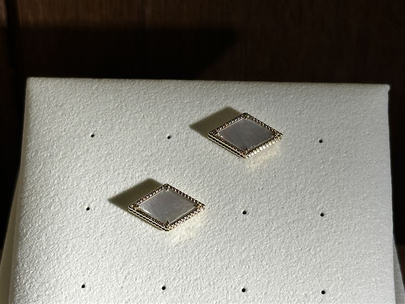 以斐波那契數列切割出的「黃金比例菱形系列(RHOMBUS)」。(圖/記者羅欣怡攝影)
