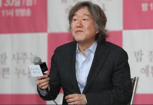 65歲名導安畔錫（안판석），驚傳因腦出血緊急送醫住院。（圖／翻攝自X平台）