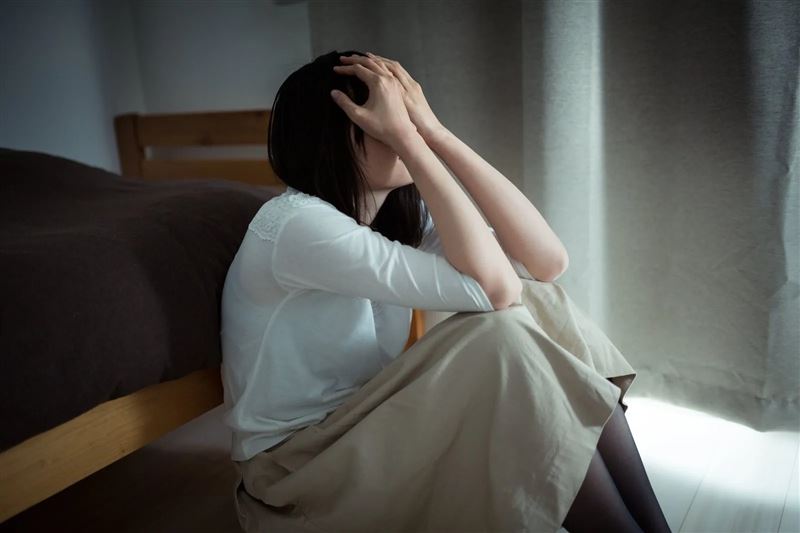 女子慘遭公公強姦，丈夫卻喊「爸爸無罪」。（示意圖，取自pakutaso）