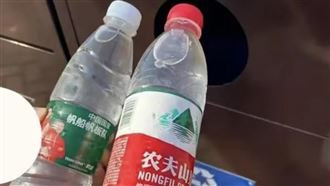 中國驚爆超噁假水　撿空瓶裝河水賣了30年
