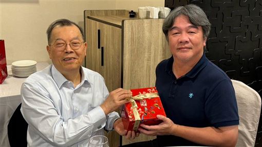 週一才聚餐！王必勝聞黃崇仁逝曝永遠遺憾