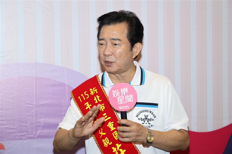 高群感嘆王凱猝逝。(圖/記者鄭孟晃攝影)