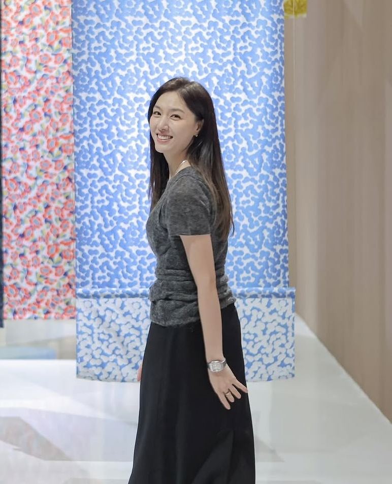 徐智慧平時樸素溫柔氣質與典禮上形成高反差（圖／翻攝自IG @jihye8024）