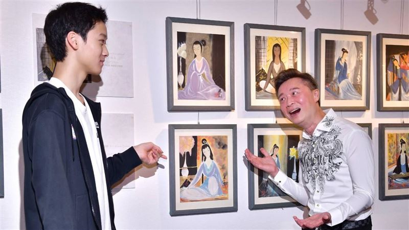 五燈獎最美主持人帥兒亮相成公立高中學霸