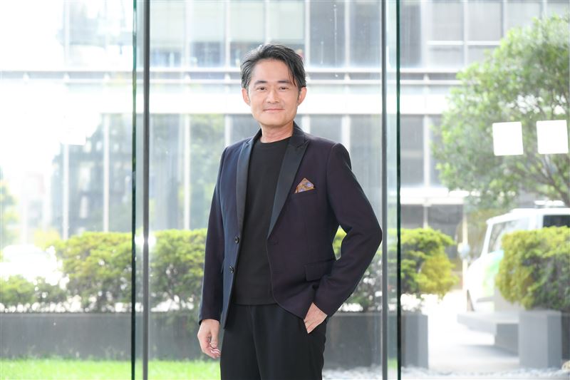 江國賓即將邁入60歲,感嘆當父親不容易。(圖/三立提供)