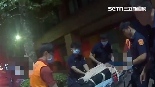 酒醉衝到路中央攔車　43歲男遭警強制送醫