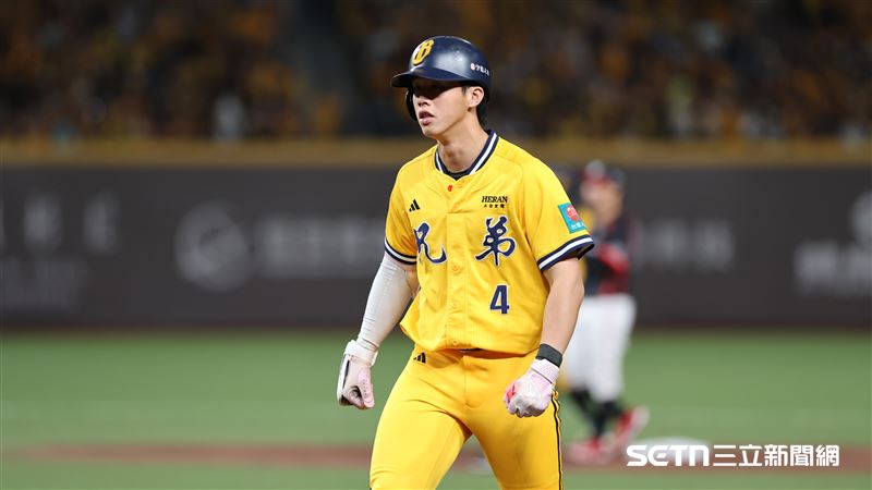 中職37年例行賽,中信兄弟三壘手張士綸。(圖/記者劉彥池攝影)