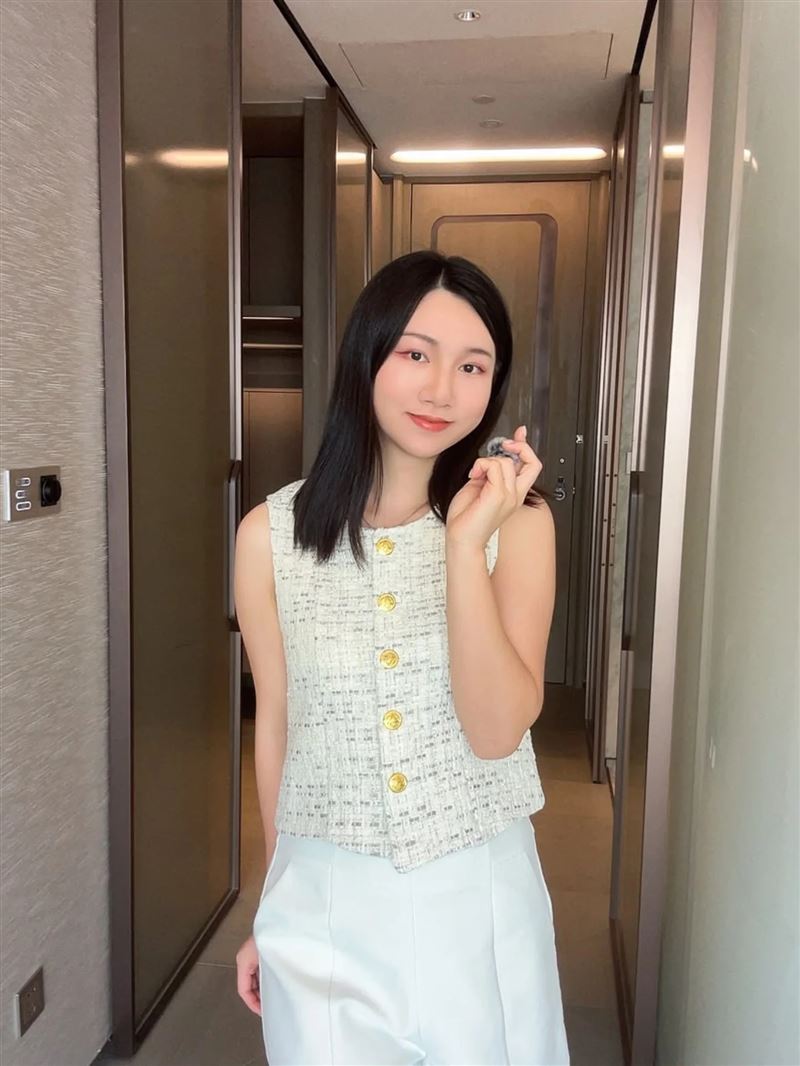 Charlene爆料有女藝人索取價值高達205萬名牌包,但不打算有進一步關係。(圖/翻攝自IG @charlene00128)