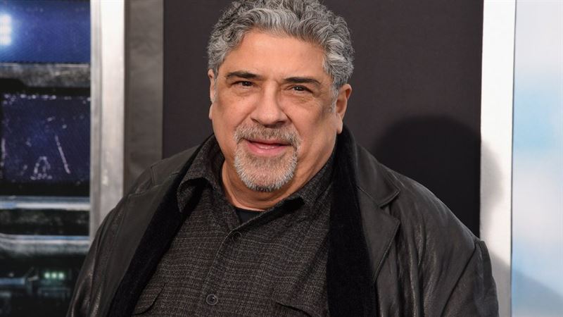 文森特・帕斯托雷(Vincent Pastore)被發現倒臥床上身亡。(圖/翻攝自X平台)