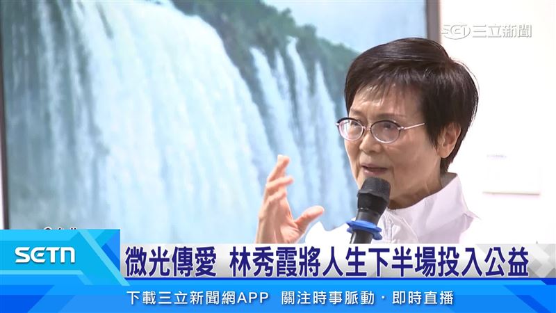 林秀霞退休後開始學習油畫創作