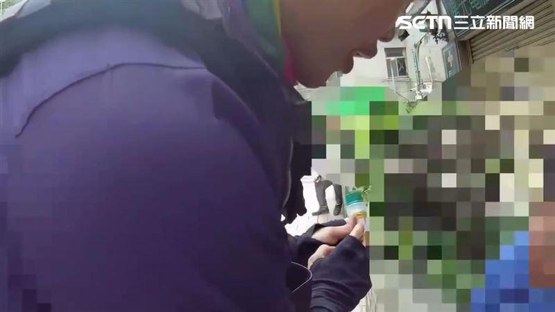 北市王姓貨車司機毒駕在打卡聖地「竹村居酒屋」旁遭警逮獲。(圖/翻攝畫面)