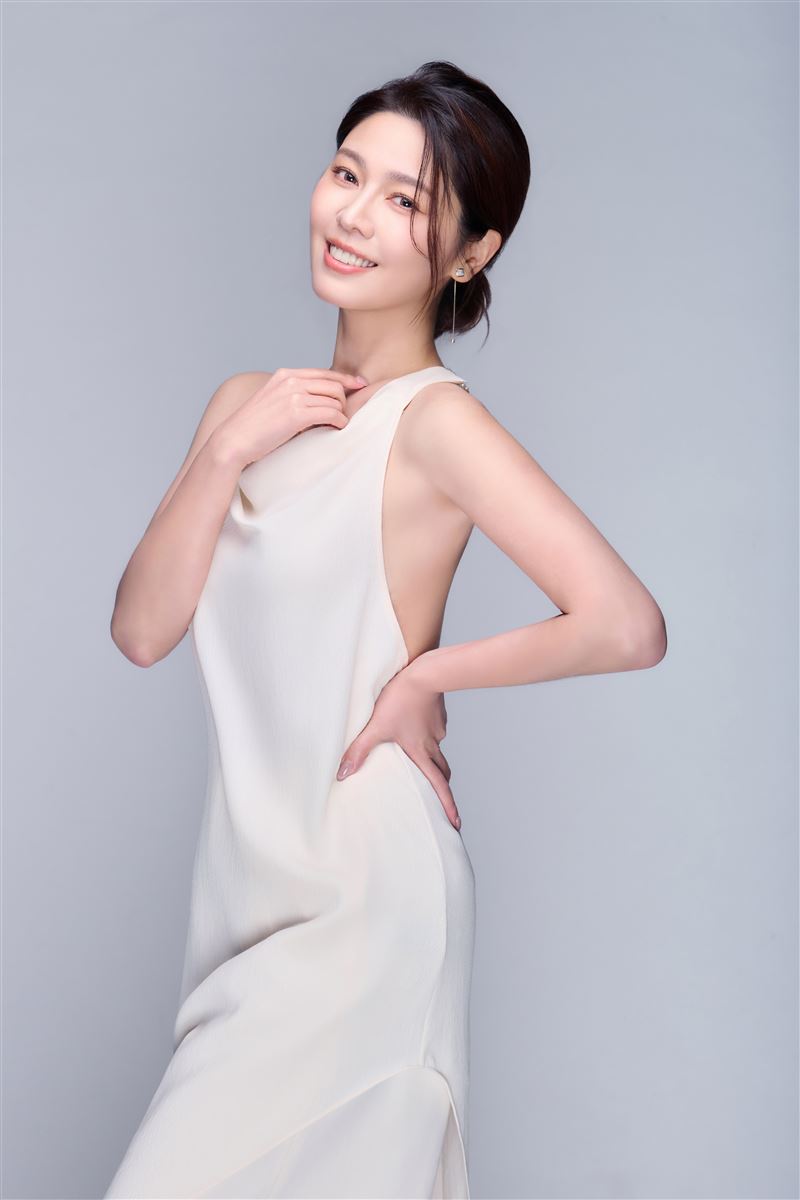 白家綺和老公吳東諺多年來都維持著「每日擁抱」的默契。(圖/飲后提供)