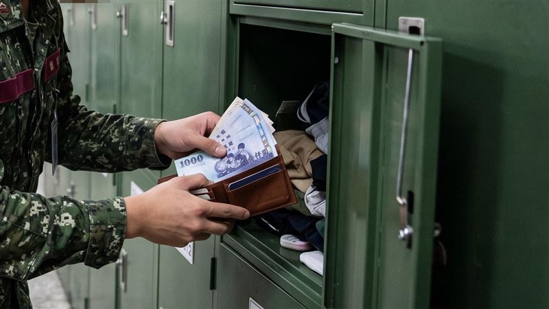 搜刮同袍內務櫃…海軍新兵遭逮3天就退伍