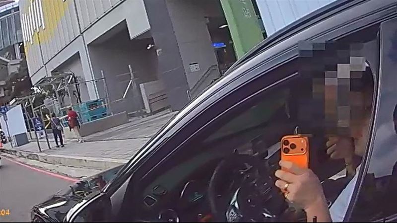 妻護老公毒駕轟歧視手抖 阿扁回1句網笑翻