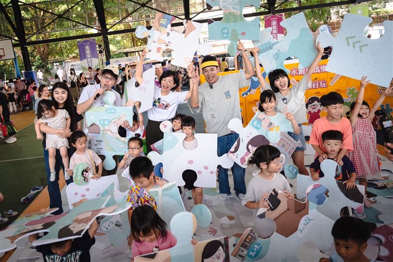 民進黨新北市長參選人蘇巧慧今(2)日舉辦「水獺媽媽樂園鶯歌場」。(圖/蘇巧慧競辦提供)