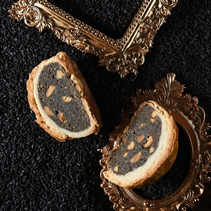 東京巴黎甜點新品「黑莎青花椒麻酥」。(圖/品牌業者提供)