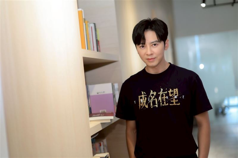 李國毅認為成名只是附加價值,一味追求名利反而容易迷失自我。(圖/記者鄭孟晃攝影)