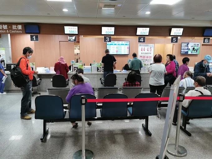 葉姓男子3度帶兒子到嘉義縣大林慈濟醫院急診室就醫，因醫師拒絕為他兒子注射止痛藥劑，對醫師咆哮。（示意圖／翻攝Google maps）