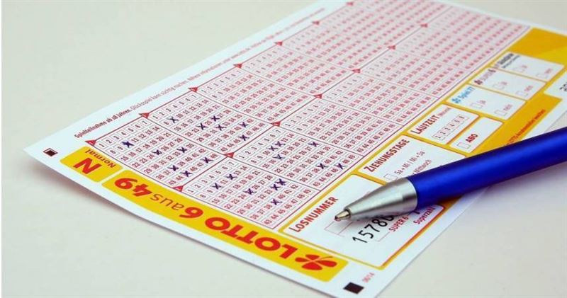 美國佛羅里達州近日發生一起中獎彩券盜領事件，一名幸運兒把價值2600美元（約新台幣83000元）的中獎彩券寄給親戚，幫忙支付親人喪葬費用，豈料，卻遭一名郵差在運送途中竊取並拿去兌獎。（示意圖／Pixabay）