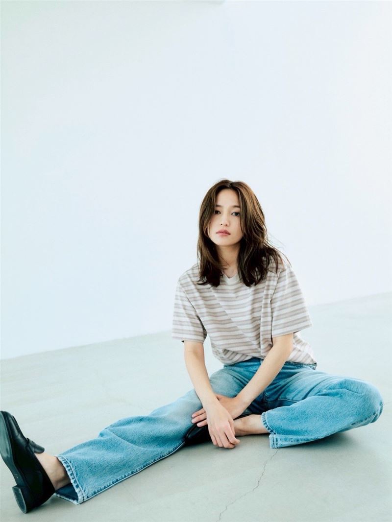 川口春奈公開與世界盃日本代表隊隊長板倉滉結婚的消息，兩人即將迎接第一個孩子。（圖／翻攝自IG @haruna_kawaguchi_official）