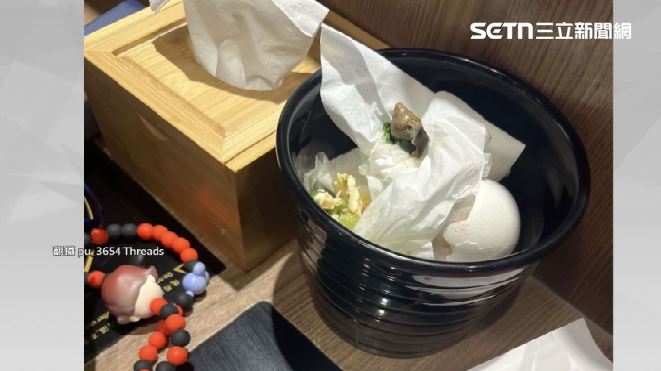 網友吃到異物後立刻吐出,發現是一整隻完整的螺