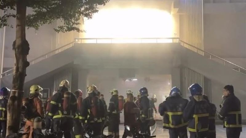 新北市三重區重安街70號市場(光明市場)發生火警。(圖/翻攝Threads@chen_060012)