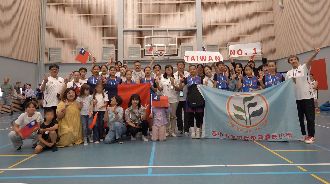 台中東興小女籃芬蘭國際賽奪冠　5戰全勝
