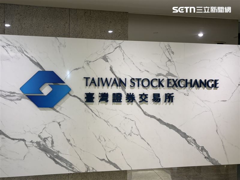 根據台灣證券交易所公布資料,台股總開戶人數已一舉突破1460萬6812人,再創歷史新高,較6月大幅增加11萬8840人;其中,30歲以下「少年股神」新增開戶人數達7萬5928人,同樣展現強勁成長動能。(圖/記者王文承攝影)