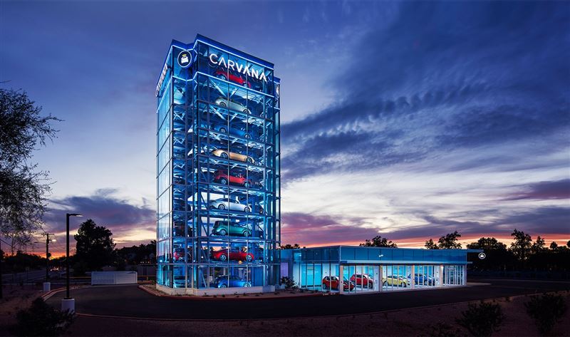 被稱為「汽車自動販賣機」的Carvana全自動取車塔。(圖/翻攝Carvana網站)