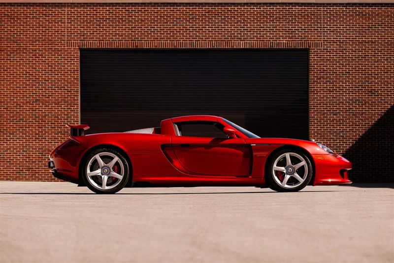 特殊版Porsche Carrera GT。(圖/翻攝Mecum Monterey網站)