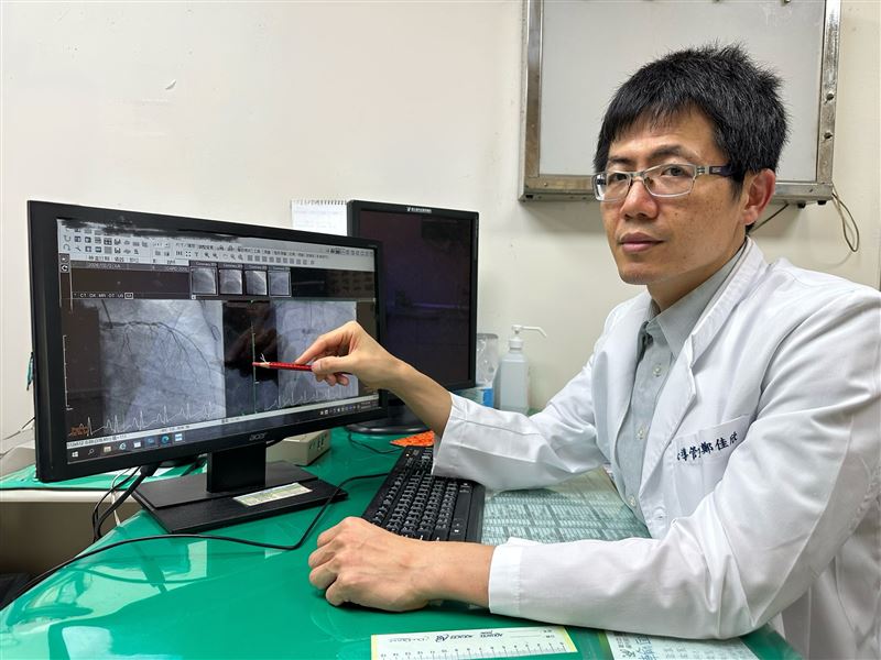 鄭佳欣醫師提醒,心血管疾病不一定會出現典型胸痛,若有不明原因的喘、疲倦或活動力下降,應提高警覺儘早就醫檢查。(圖/豐原醫院提供)