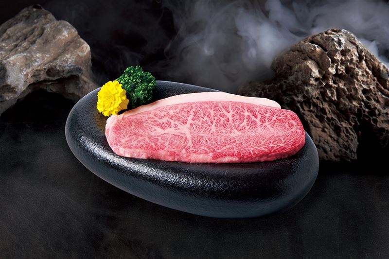 燒肉同話推出父親節「找8挑戰」，符合活動資格即可用8元加購原價680元的日本和牛板腱厚排。（圖／品牌業者提供）