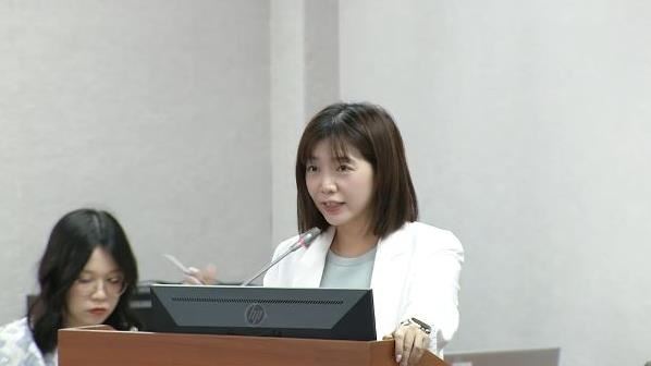 張雅琳轟民眾黨提案,「這是在檢討被害人沒有好好保護好自己嗎?真的是夠了!」(圖/翻攝自立法院IVOD)