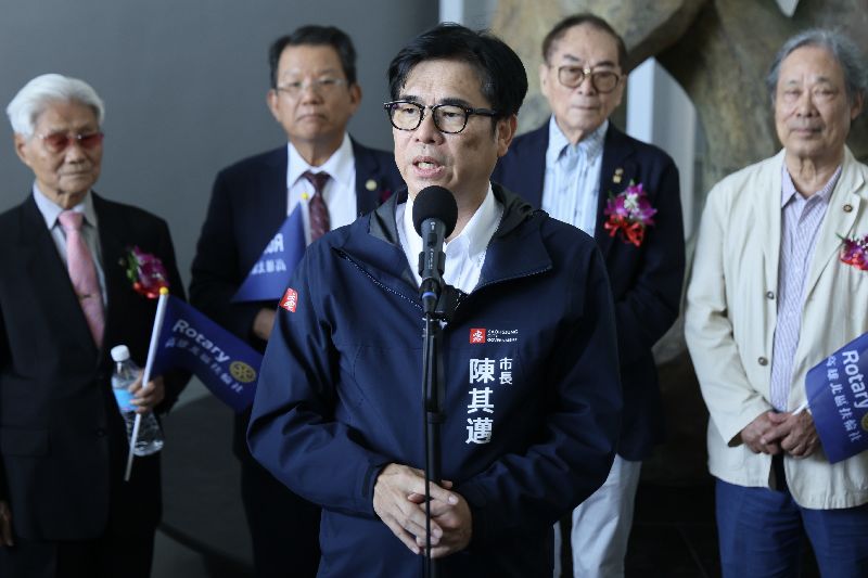 陳其邁上任市長後,促參招商有成,高雄連5年零舉借、減債312億元