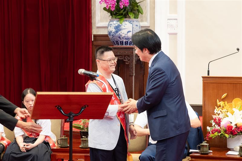 賴清德總統今（3）日接見第一屆「金唐獎」得獎者及入圍者。（圖／總統府提供）