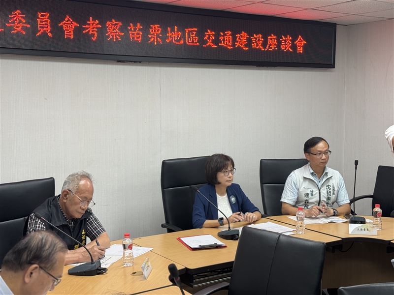 高齡駕駛換照新制上路,林月琴:9月起一站式服務