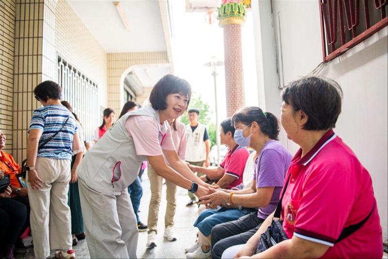 高齡駕駛換照新制上路,林月琴:9月起一站式服務
