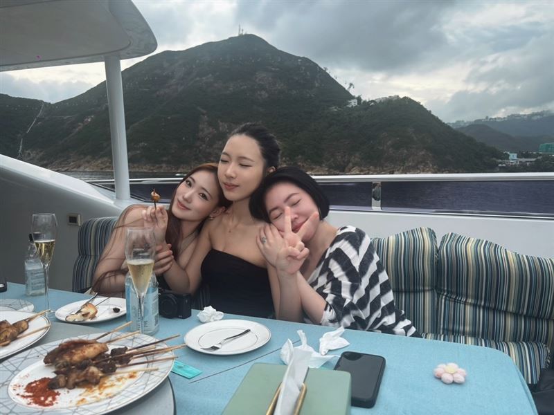 小S和女兒們感情超好。(圖/翻攝自IG@lilyhsuuuu)