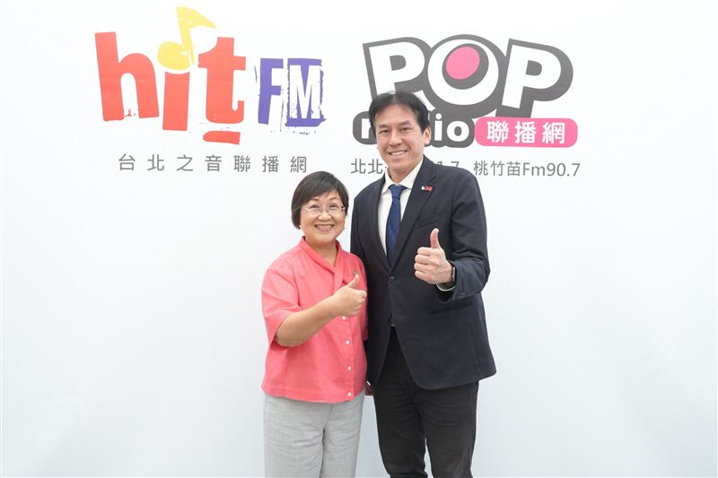 徐佳青酸，「發明忠誠儀的人應該去問問章孝嚴委員長（蔣孝嚴）的時代吧，當時口口聲聲說要反共的人，現在怎麼每天跟共產黨站在一起？」（圖／《POP撞新聞》提供）