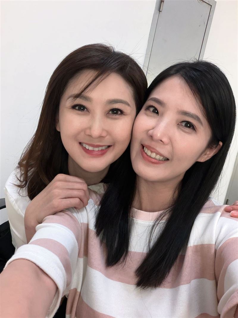 葉華曾把陳珮騏(左)打到鼻子腫起來。(圖/三立提供)