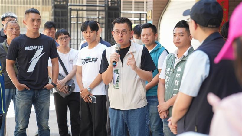 卓冠廷揭擺接堡路致命問題:應廢車種分流