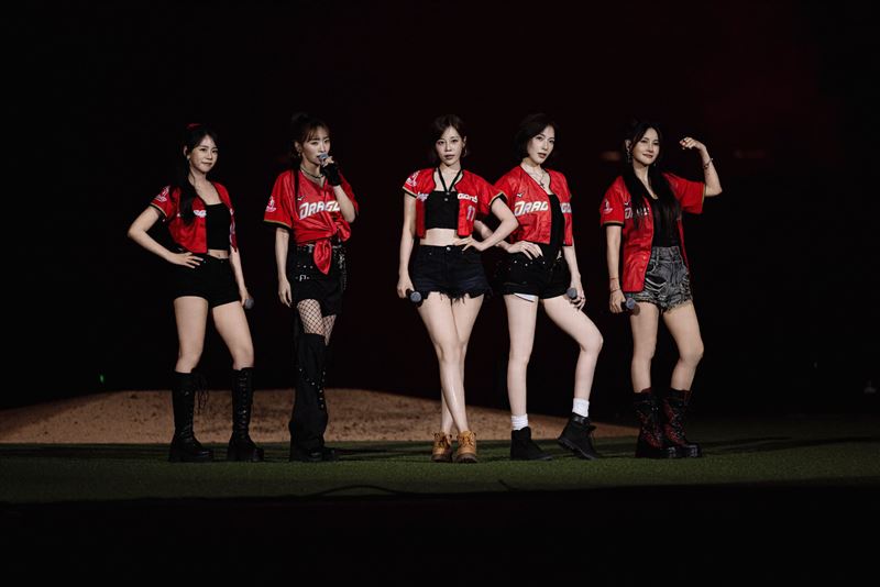 女團KARA日前登上大巨蛋演出。(圖/味全龍提供)
