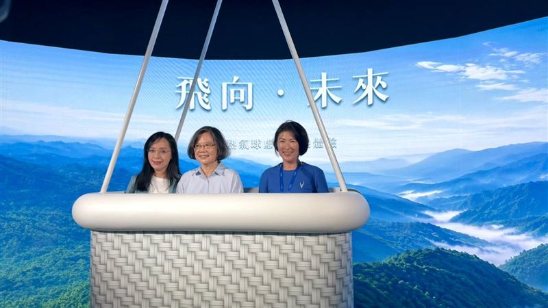 蔡英文參訪台東博覽會 大讚陳瑩這一句