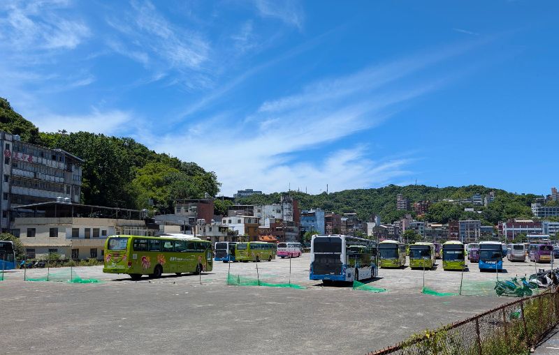 基隆六合停車場恐停擺引關注基隆市六合停車場(圖)位於東明路與六合街口,可提供492個自小客車停車位及88個大型車停車位