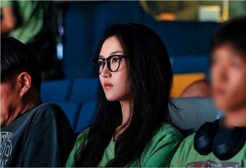 天后王菲與前夫李亞鵬所生的女兒李嫣,轉眼已滿20歲。(圖/翻攝自微博)