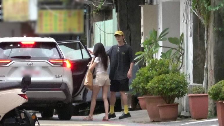 不只小樂約會動作甜翻　藝界暖男還有他們