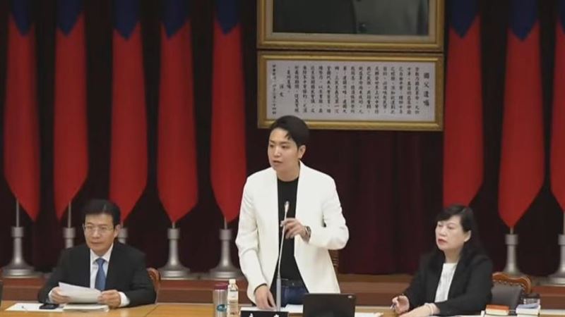 今年5月7日立法院教育及文化委員會審查文化部預算,羅廷瑋擔任會議代理主席。(圖/翻攝自立法院YouTube)